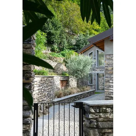 Via Del Pontile